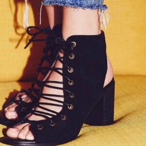 Jeffrey Campbell Cors Peep Toe Suede sz 8.5 black laces open front 3” heel NWOT